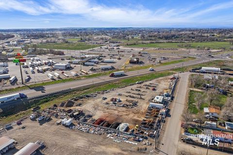 Photo of 2090 NW 11th Street #4000,4100,4100 & 420, Ontario, OR 97914 (MLS # 98939516)