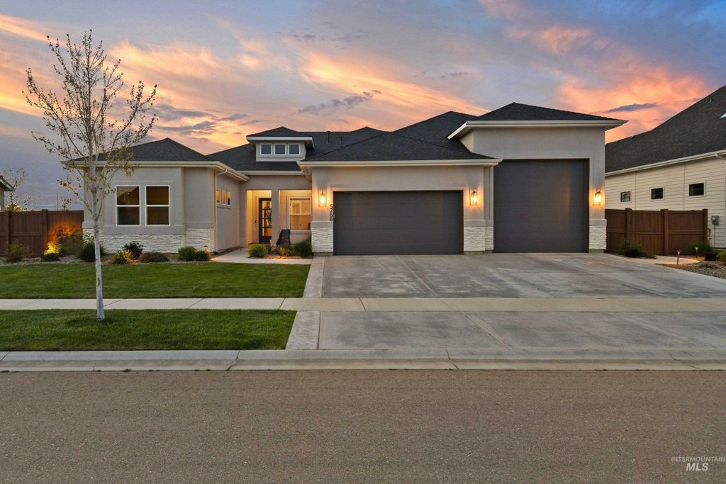 Photo of 5766 W. Trigo Dr, Eagle, ID 83616 (MLS # 98983006)