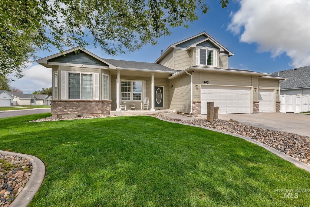 Photo of 1105 Partridge St, Fruitland, ID 83619 (MLS # 98985015)