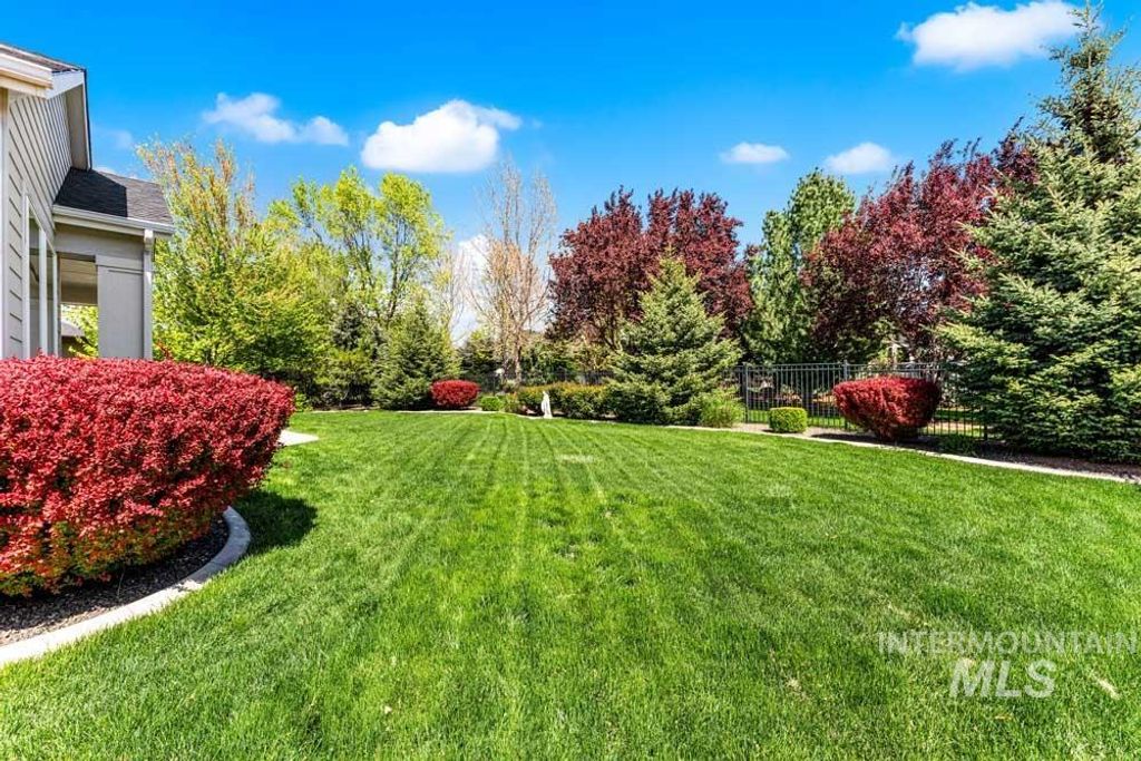 Photo of 2986 S Fox Run Ave, Eagle, ID 83616 (MLS # 98984238)