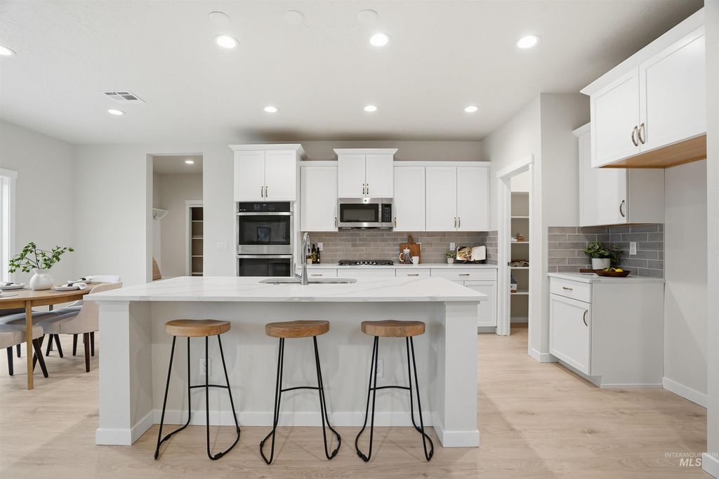 Photo of 10784 Armuth St, Caldwell, ID 83605 (MLS # 98975623)