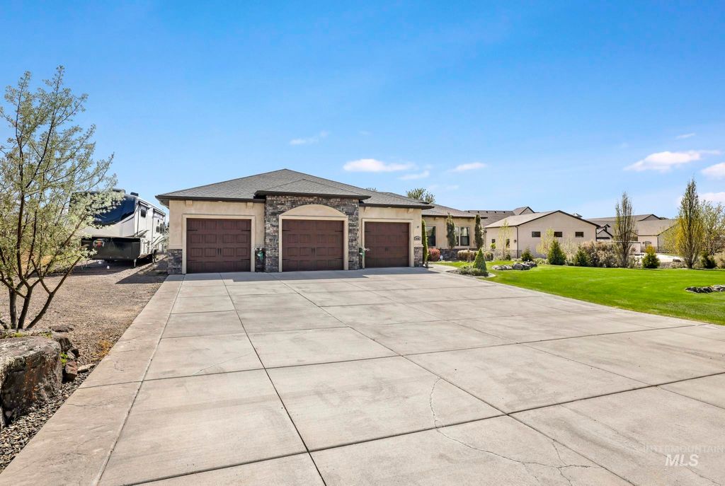 Photo of 4152 N Meadow Ridge Cir, Twin Falls, ID 83301 (MLS # 98984669)