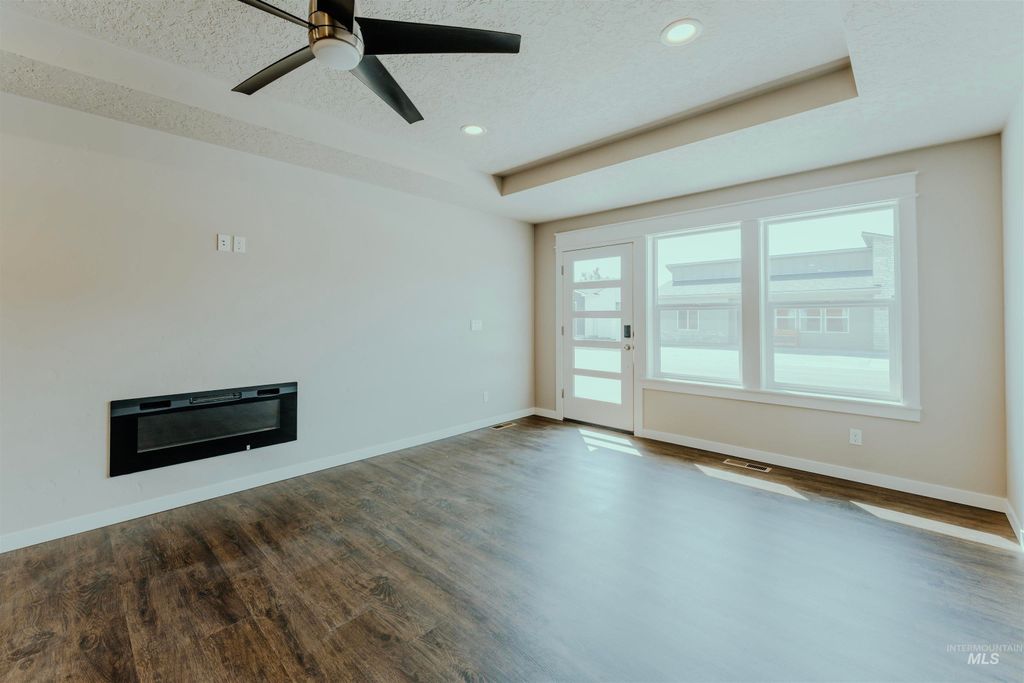 Photo of 1239 Phillips Circle, Ontario, OR 97914 (MLS # 98974673)