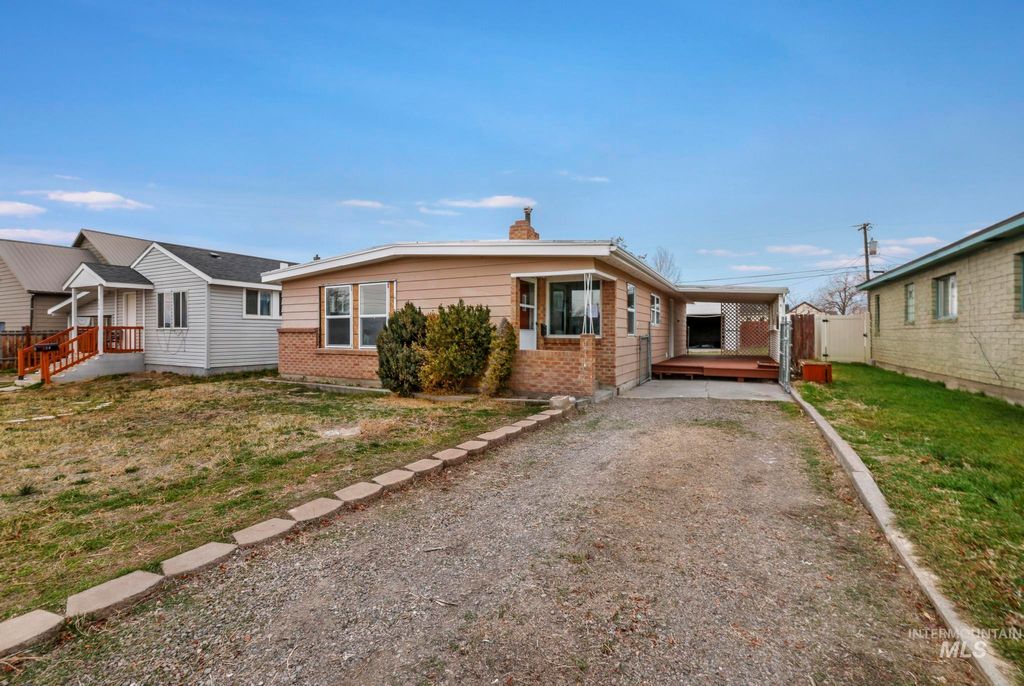 Photo of 720 14th Ave N, Buhl, ID 83316 (MLS # 98969330)