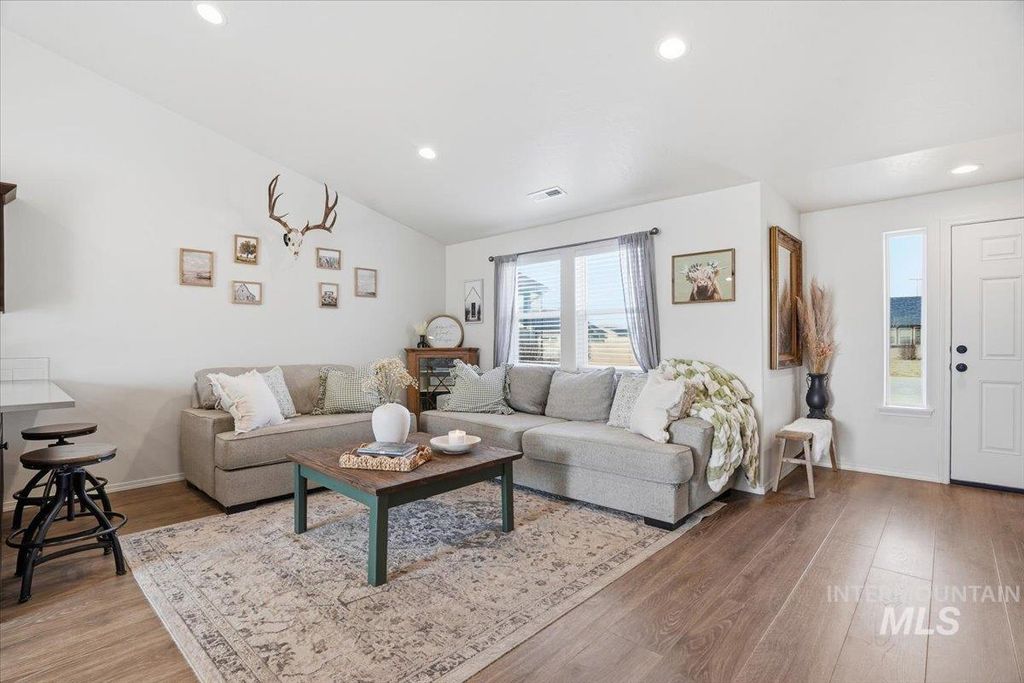 Photo of 11391 Alice Springs St, Caldwell, ID 83607 (MLS # 98975082)