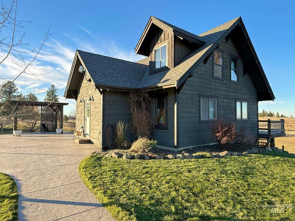 Photo of 862 Whitetail Drive, Grangeville, ID 83530 (MLS # 98969698)