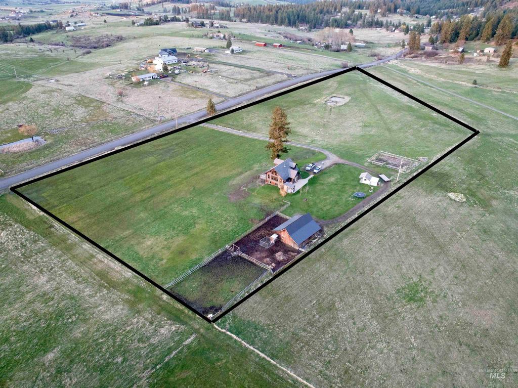 Photo of 862 Whitetail Drive, Grangeville, ID 83530 (MLS # 98969698)