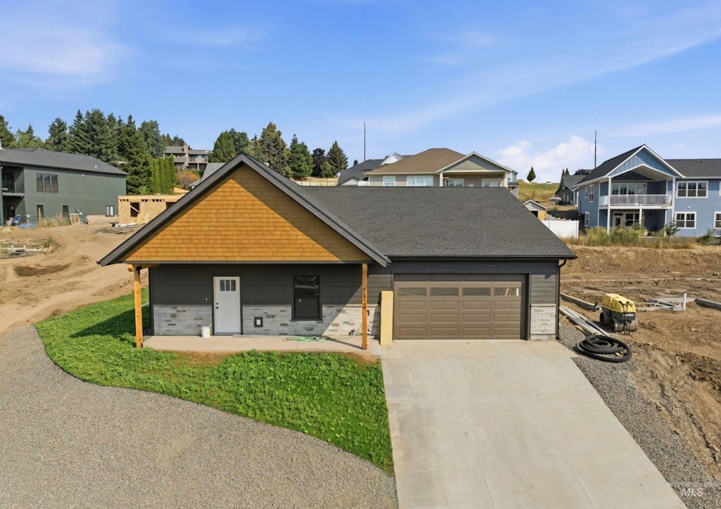 Photo of 2824 Cyprus Court, Moscow, ID 83843 (MLS # 98991450)