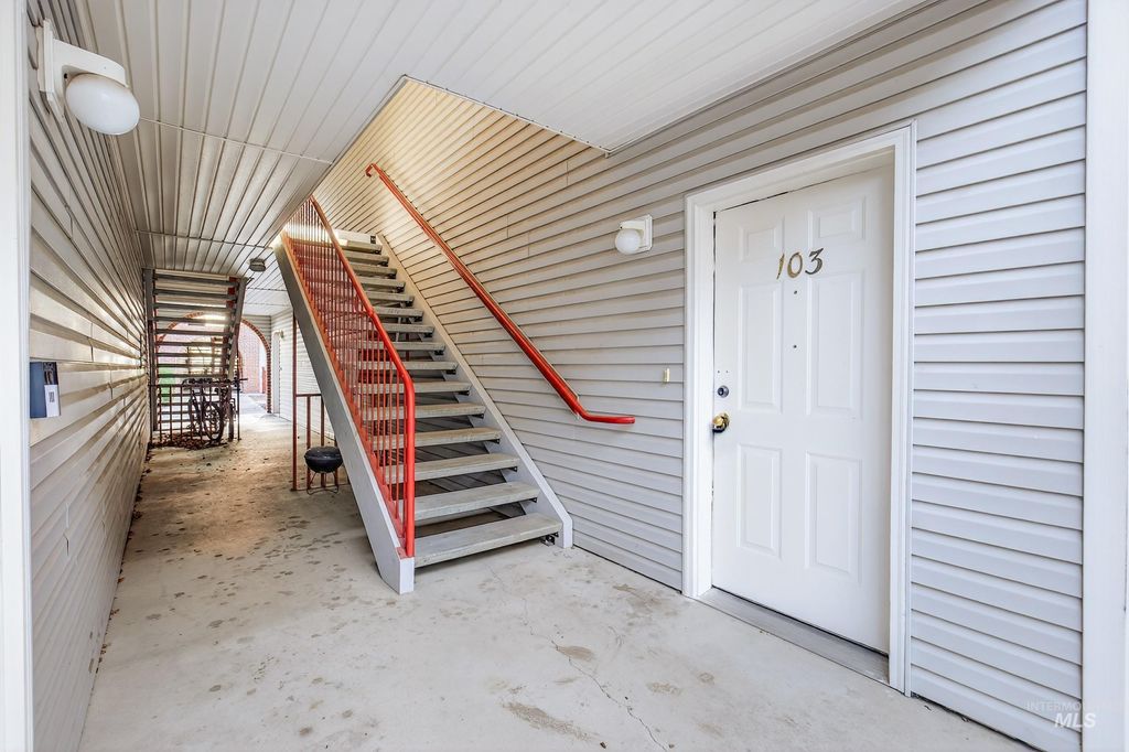 Photo of 131 Baker #103 St, Moscow, ID 83843 (MLS # 98970910)