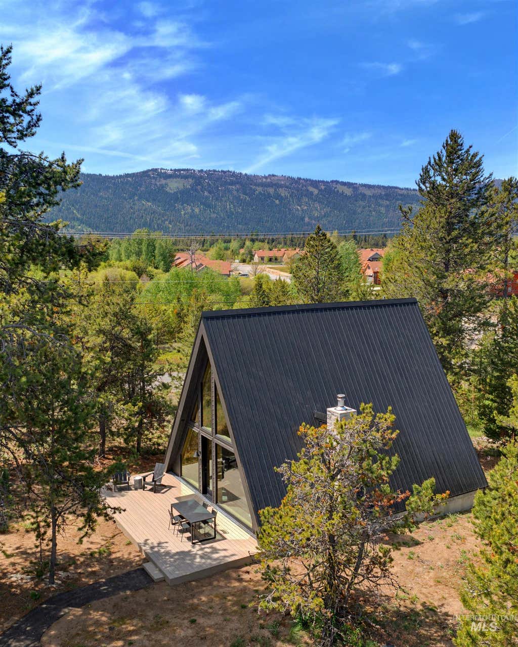 Photo of 152 Forest Place, Donnelly, ID 83615 (MLS # 98990955)