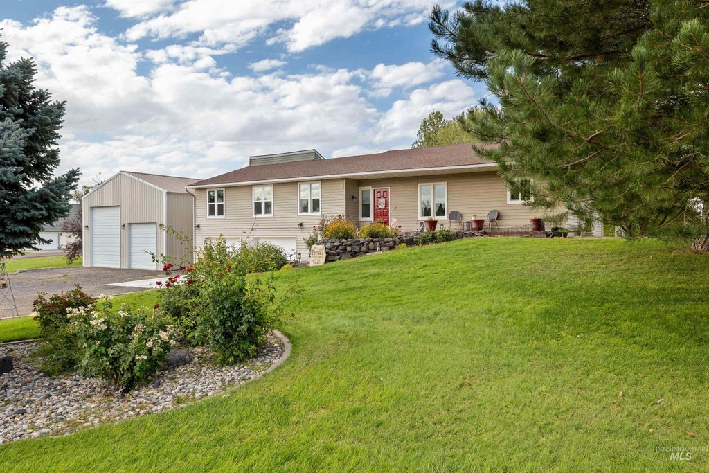 Photo of 216 W Ranch View Dr, Jerome, ID 83338 (MLS # 98999732)