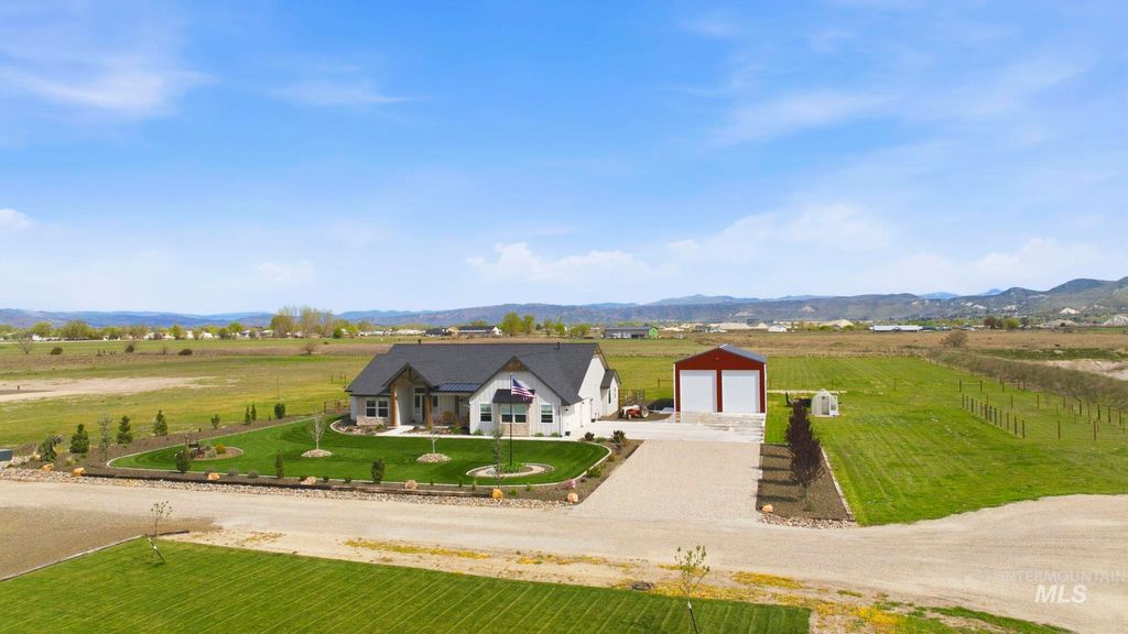 Photo of 3180 Grandview Lane, Emmett, ID 83617 (MLS # 98981232)