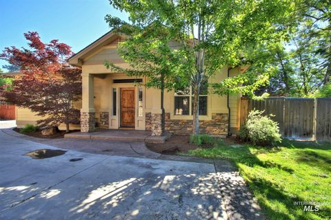 Photo of 2659 E Humboldt Ln, Boise, ID 83706 (MLS # 98967266)