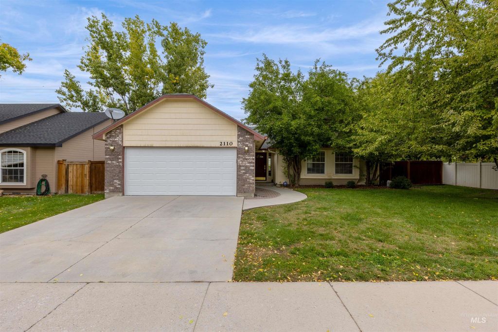 Photo of 2110 W Pebblestone St, Meridian, ID 83646 (MLS # 98963521)