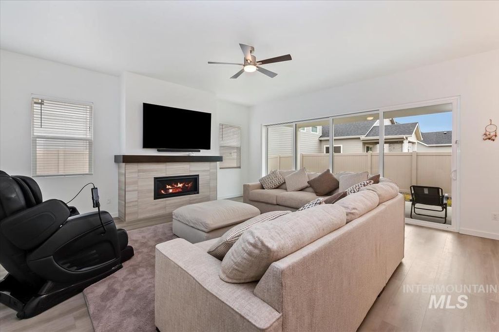 Photo of 8807 E Snow Drop St, Nampa, ID 83687 (MLS # 98975167)