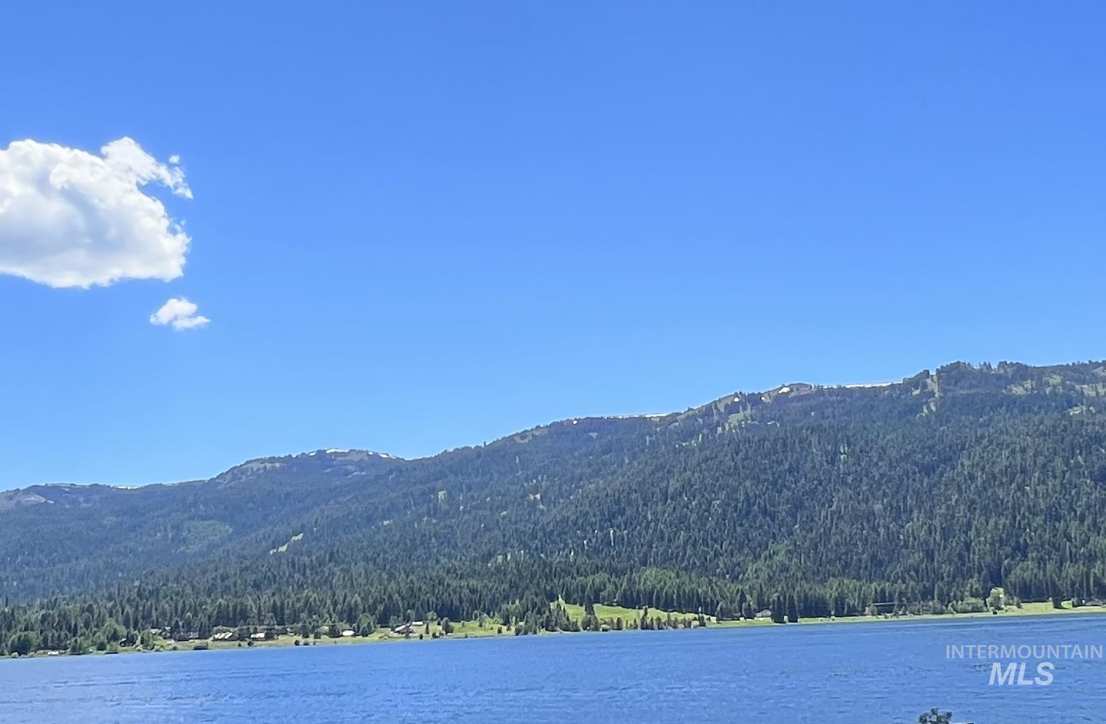 BOR trail access to the lake!
