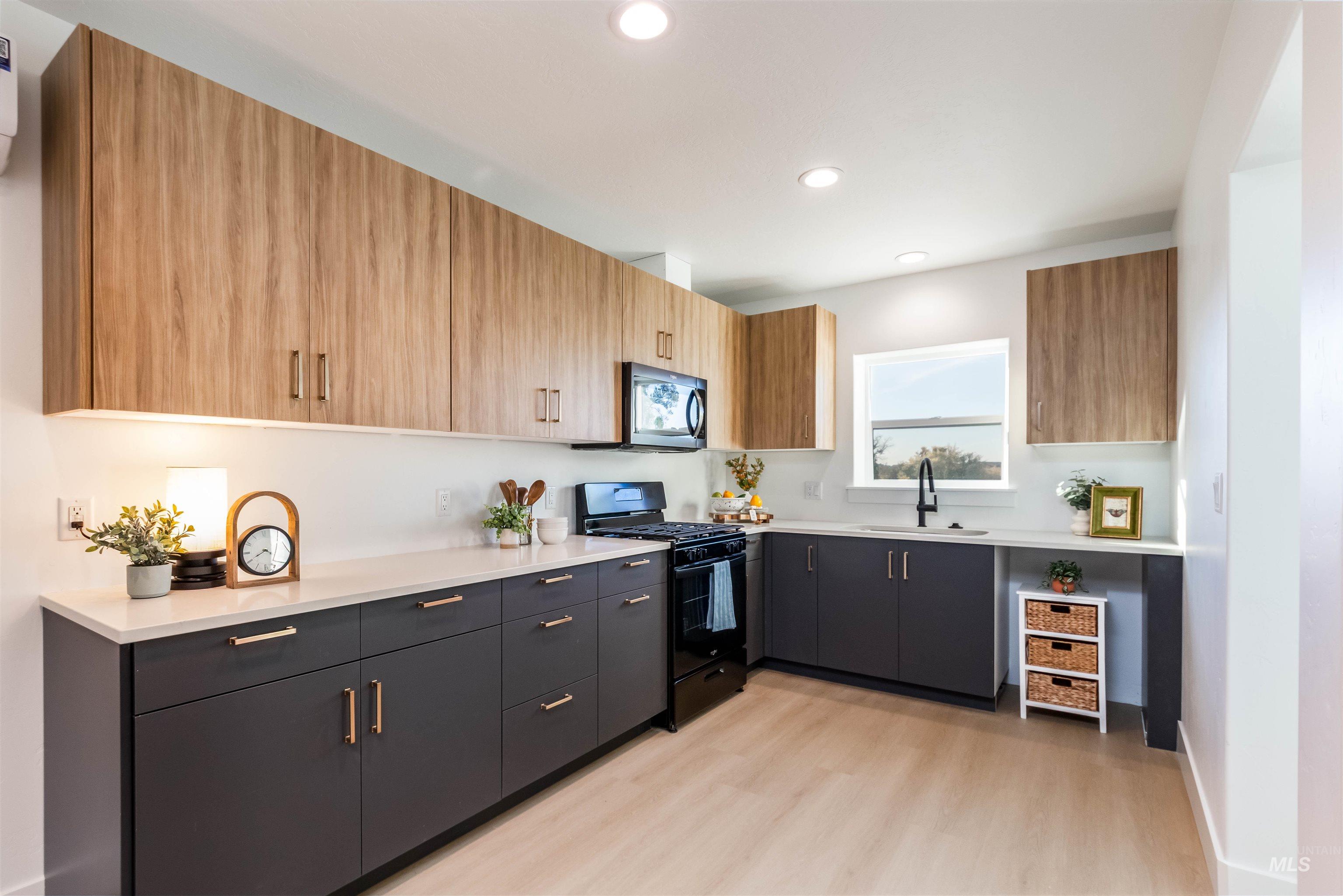 2422 Syringa Ln