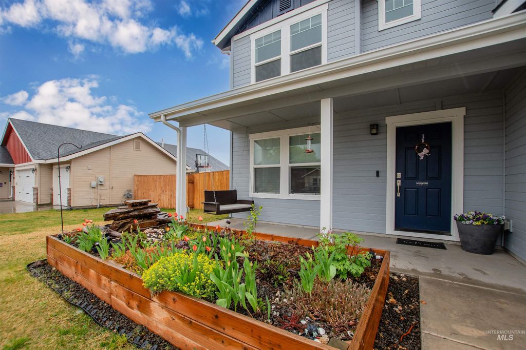 Photo of 3711 E Holly Ridge Dr, Nampa, ID 83686 (MLS # 98980826)