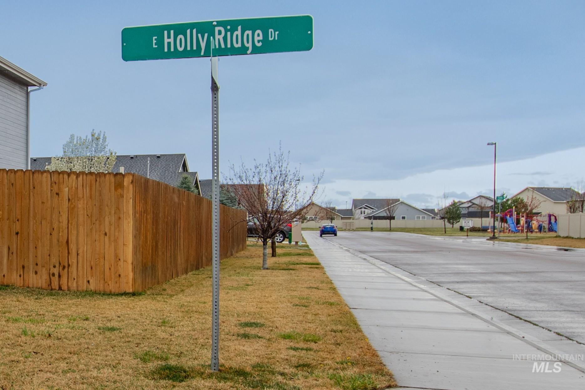 3711 E Holly Ridge Dr