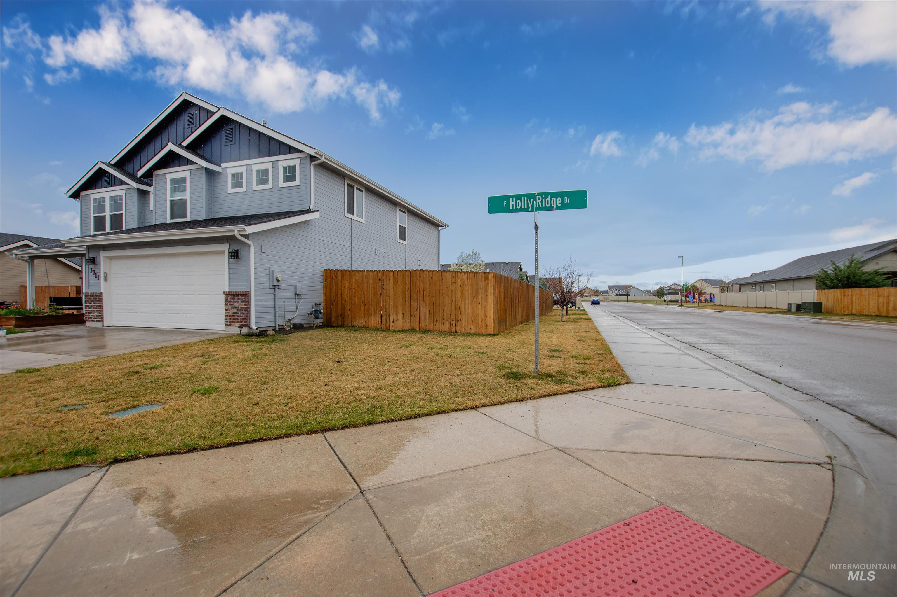 3711 E Holly Ridge Dr