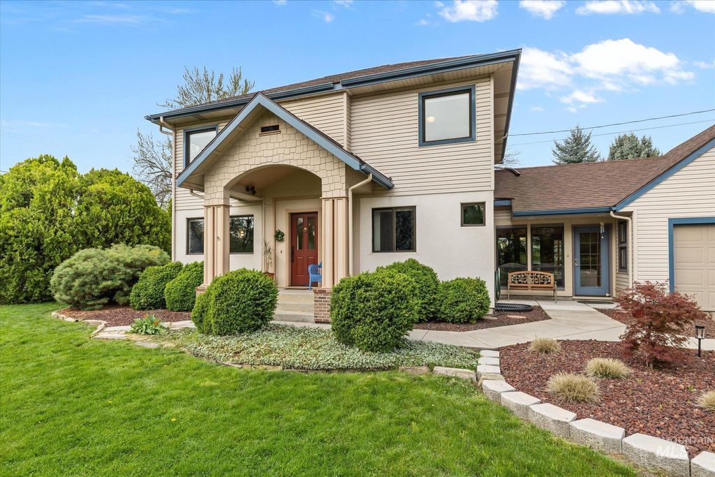 Photo of 3235 Mountain View Dr, Boise, ID 83704 (MLS # 98981979)