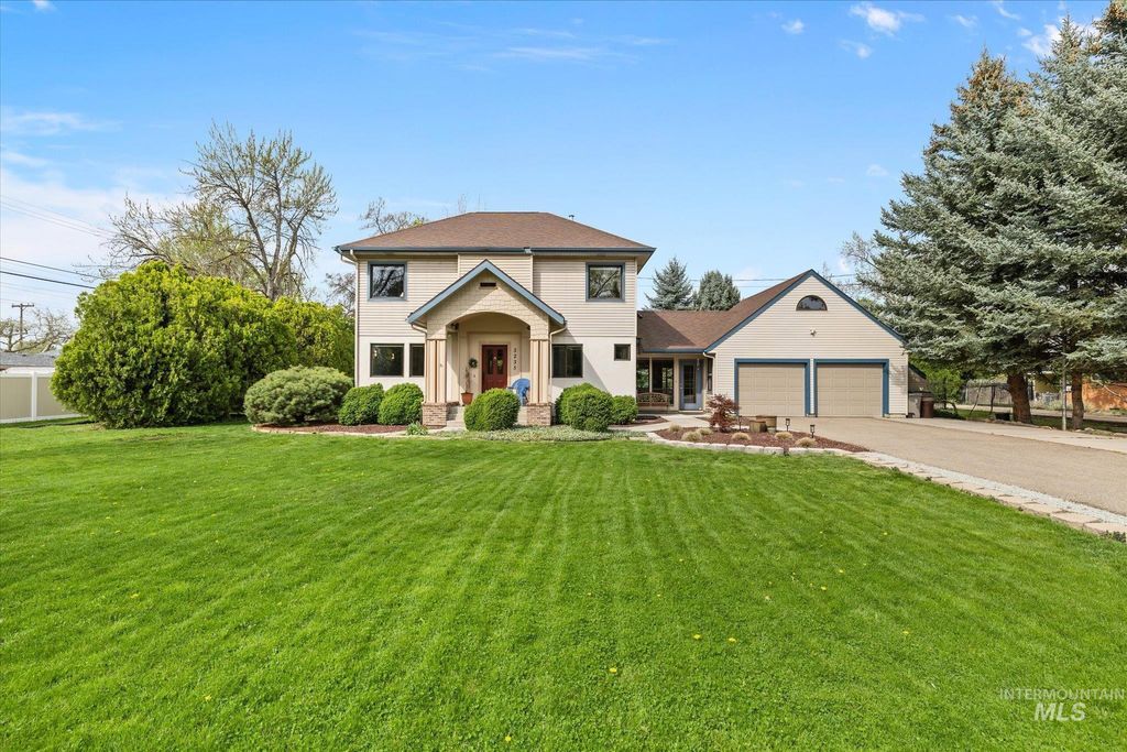 Photo of 3235 Mountain View Dr, Boise, ID 83704 (MLS # 98981979)