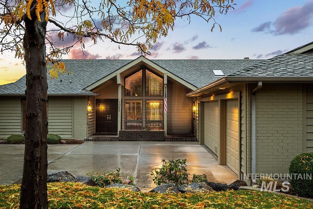 Photo of 1062 E Harcourt Dr, Boise, ID 83702 (MLS # 98971186)