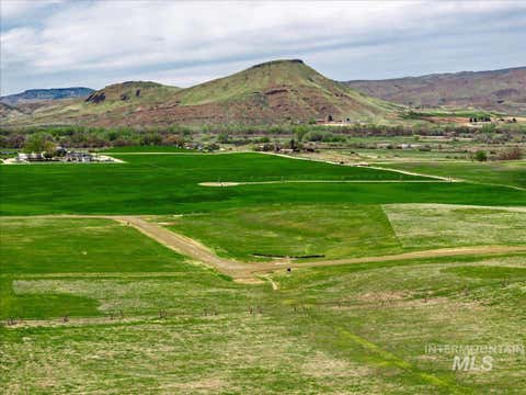 Photo of 3930 Jake Lane, Emmett, ID 83617 (MLS # 98997575)