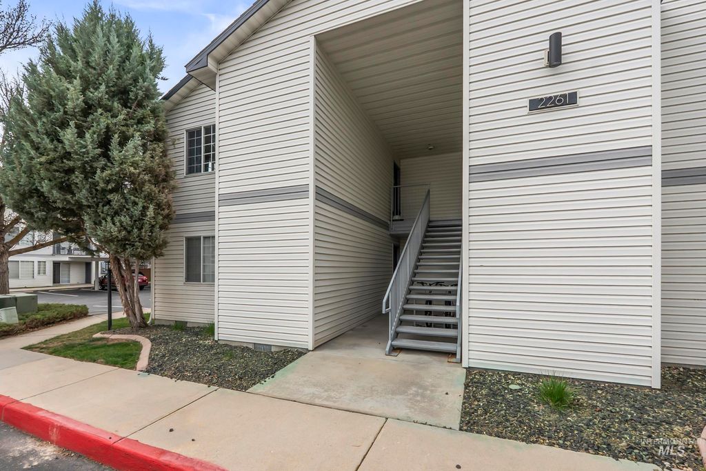 Photo of 2261 S Challenger Lane #201, Boise, ID 83705 (MLS # 98979452)