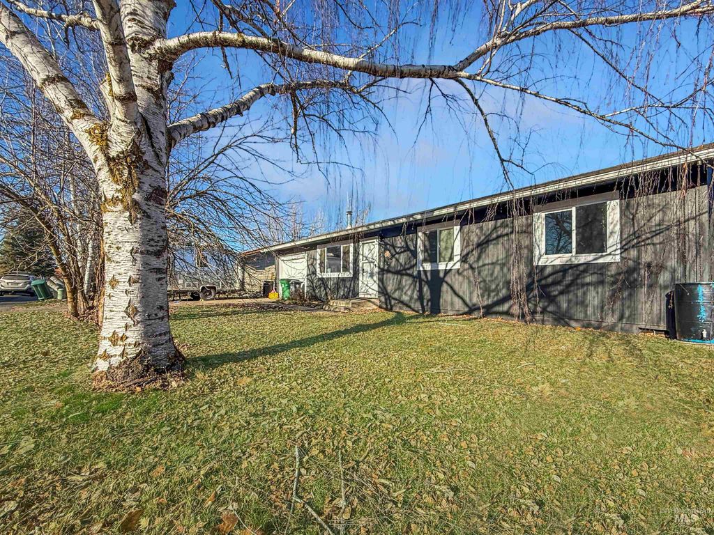 Photo of 2116 Concord Avenue, Moscow, ID 83843 (MLS # 98975458)