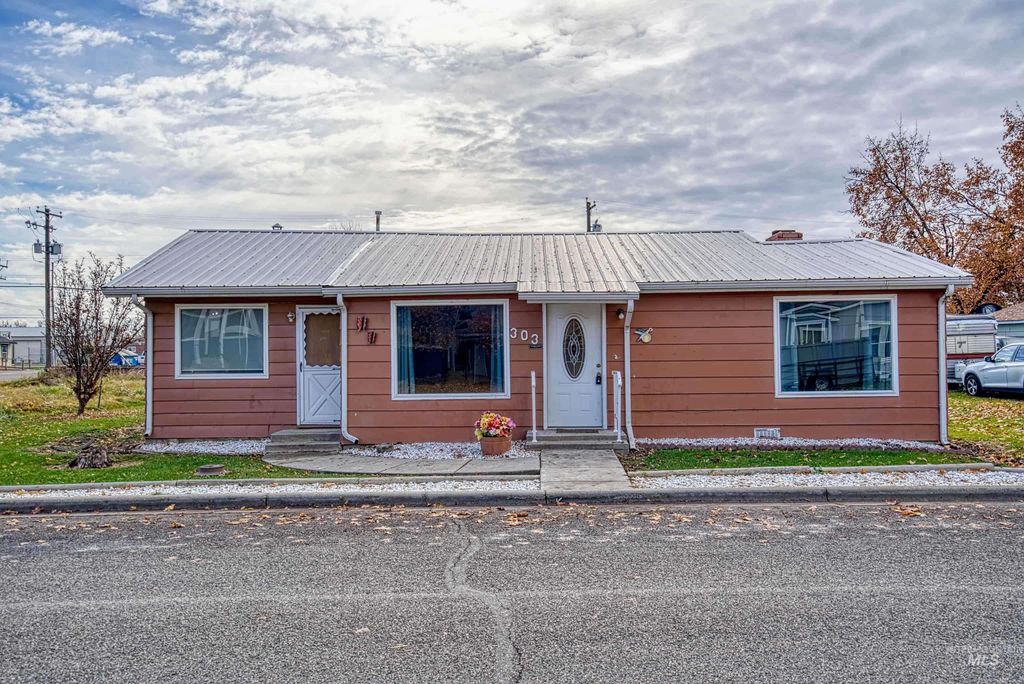 Photo of 303 W 1st St, Middleton, ID 83644 (MLS # 98968093)