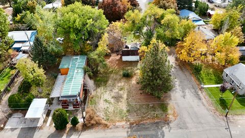 Photo of 324 N Carmen, Shoshone, ID 83352 (MLS # 98965753)