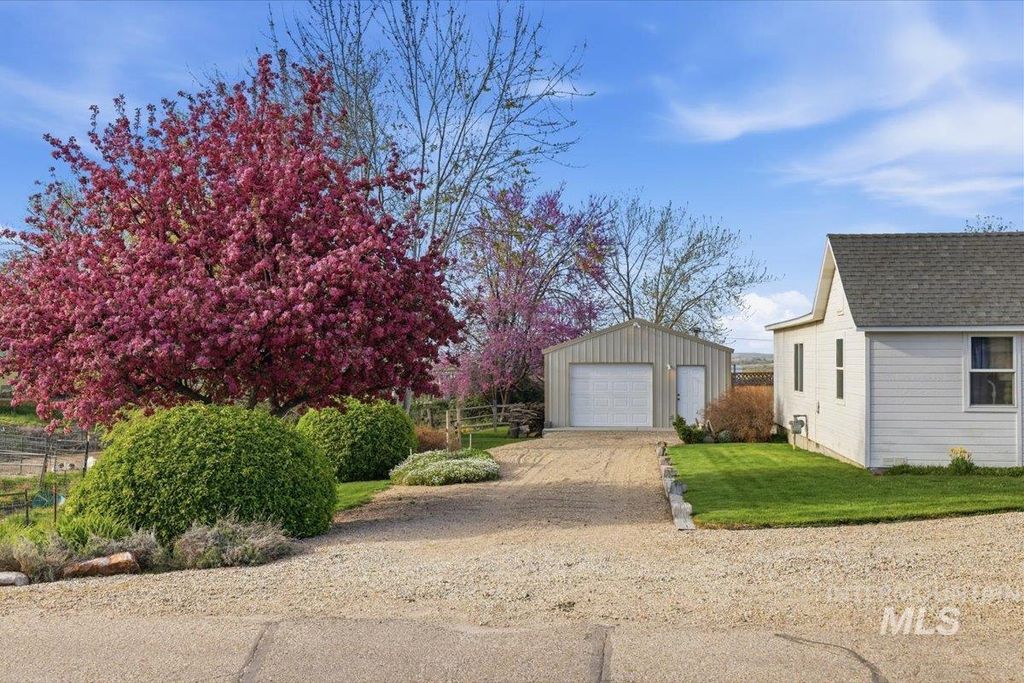 Photo of 21454 Binford Dr, Greenleaf, ID 83626 (MLS # 98981311)