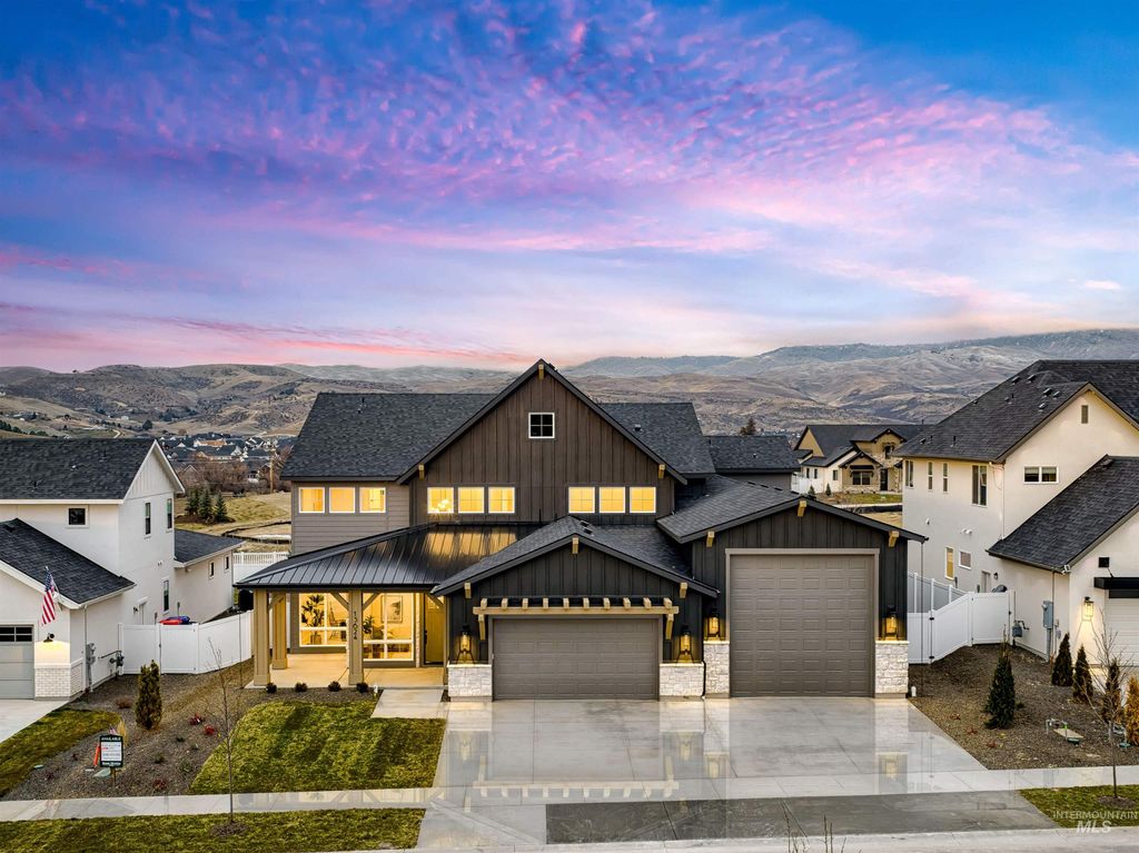 Photo of 13624 N Ruffed Grouse Way, Boise, ID 83714 (MLS # 98973086)