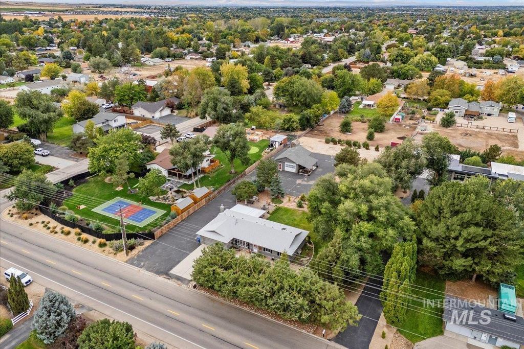 Photo of 5757 S Cole Rd, Boise, ID 83709 (MLS # 98982354)