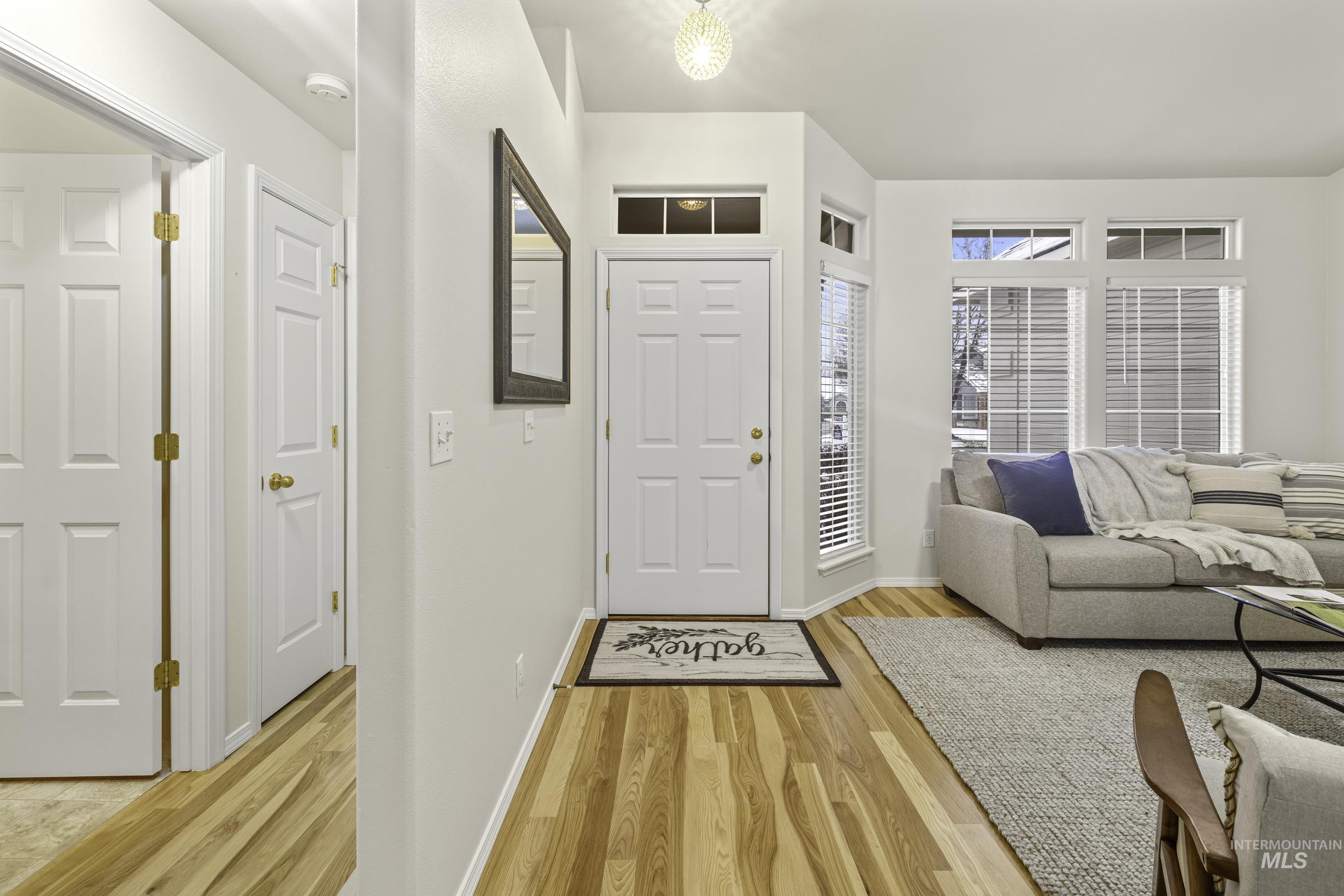 Meridian, Idaho 83646, United States, 3 Bedrooms Bedrooms, ,2 BathroomsBathrooms,Residential,Pending,58172