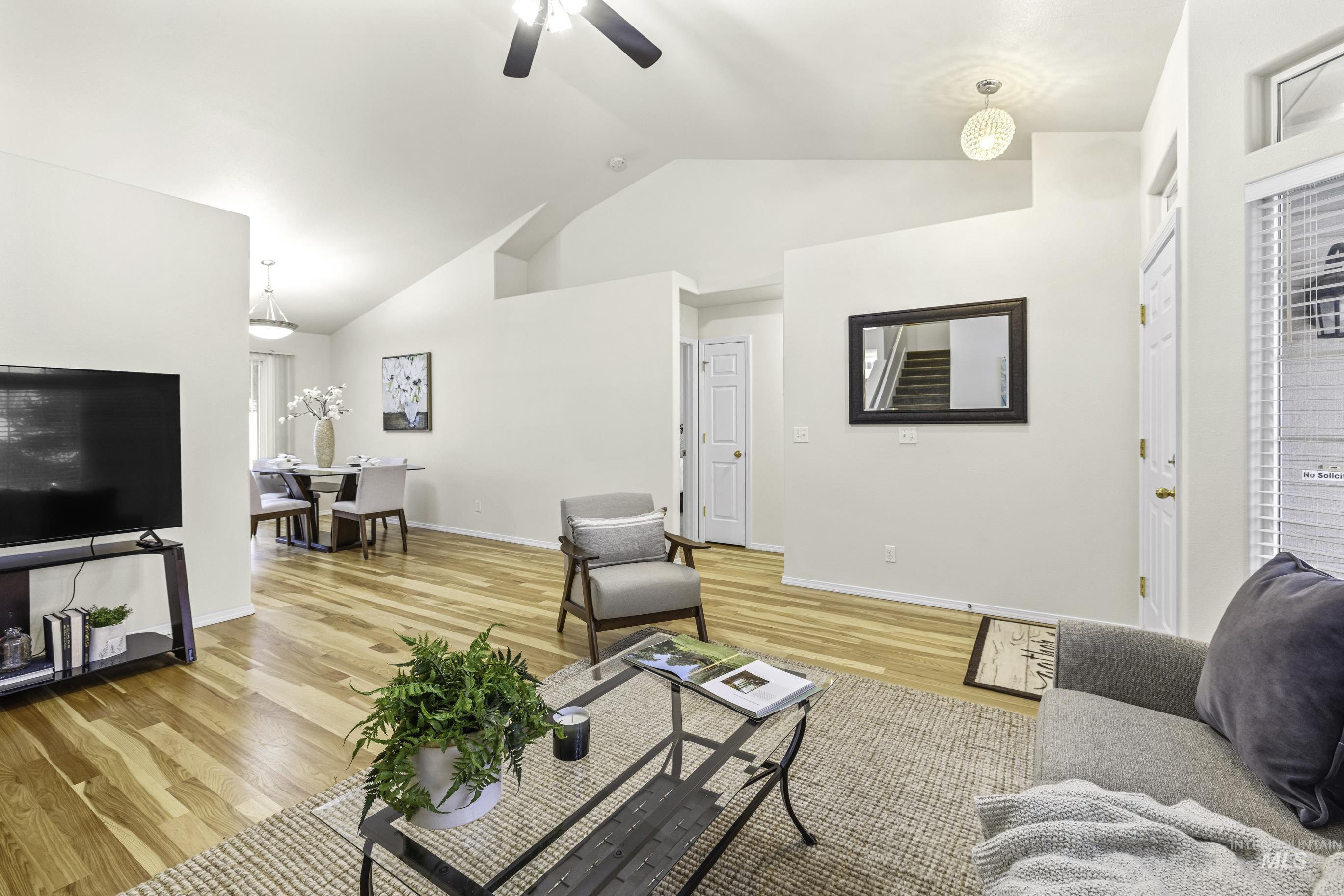 Meridian, Idaho 83646, United States, 3 Bedrooms Bedrooms, ,2 BathroomsBathrooms,Residential,Pending,58172