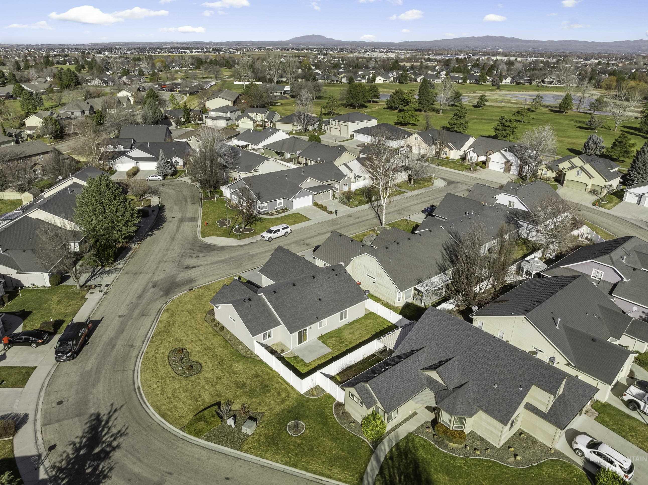 Meridian, Idaho 83646, United States, 3 Bedrooms Bedrooms, ,2 BathroomsBathrooms,Residential,Pending,58172