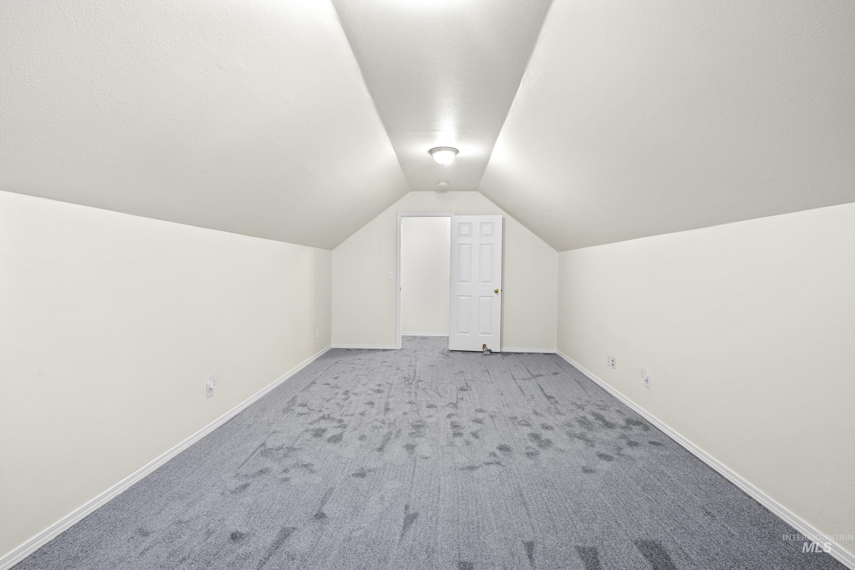 Meridian, Idaho 83646, United States, 3 Bedrooms Bedrooms, ,2 BathroomsBathrooms,Residential,Pending,58172