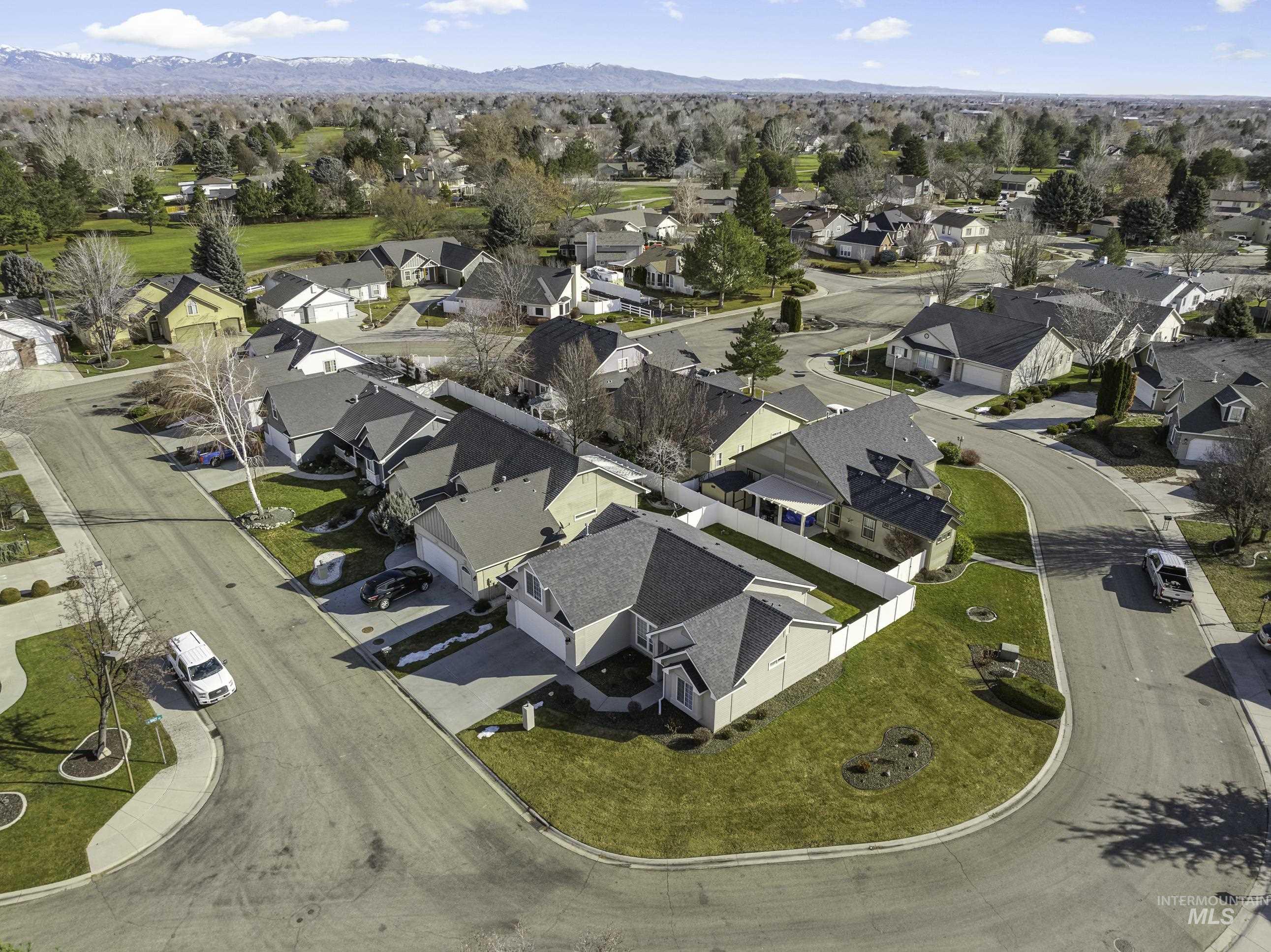 Meridian, Idaho 83646, United States, 3 Bedrooms Bedrooms, ,2 BathroomsBathrooms,Residential,Pending,58172