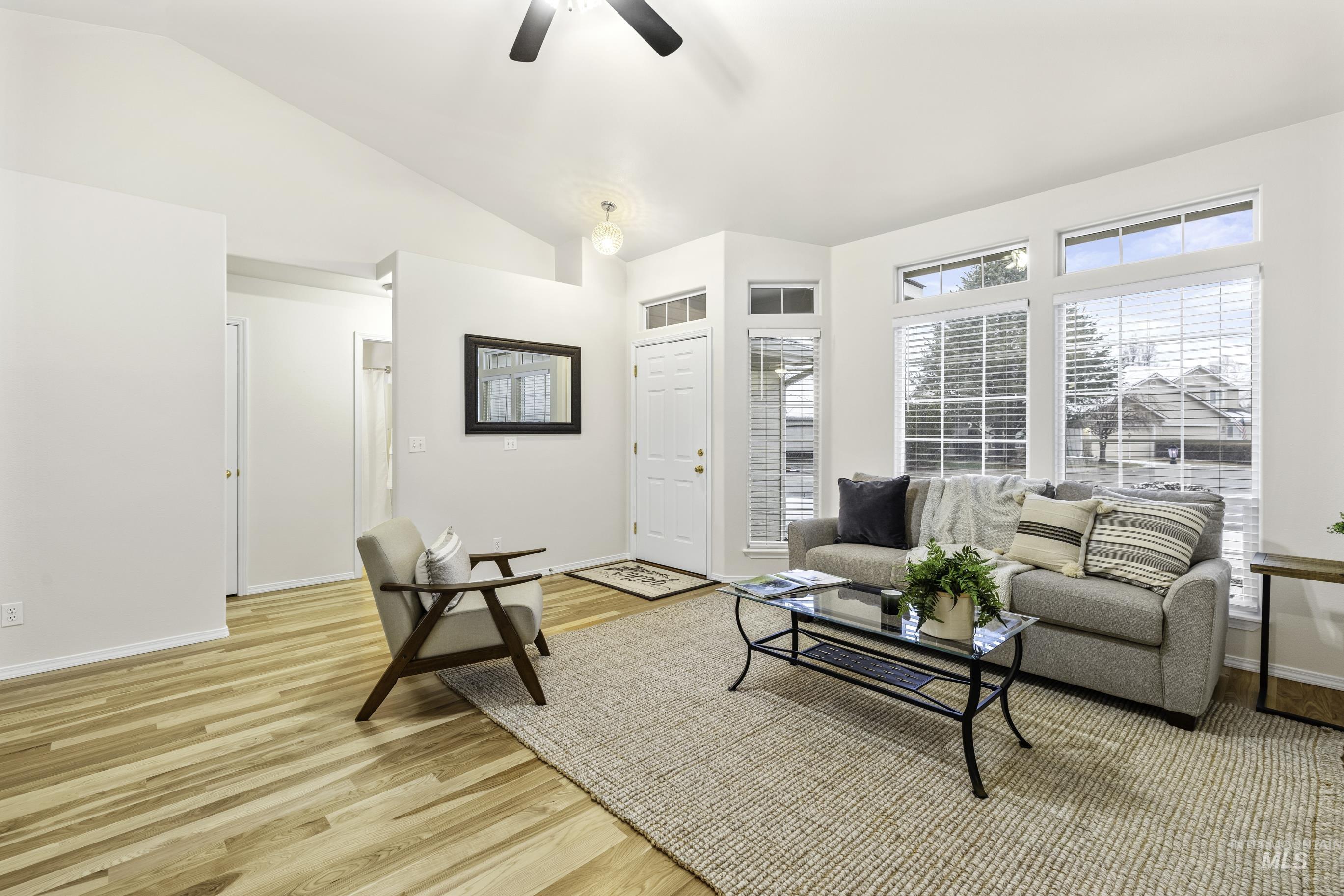 Meridian, Idaho 83646, United States, 3 Bedrooms Bedrooms, ,2 BathroomsBathrooms,Residential,Pending,58172