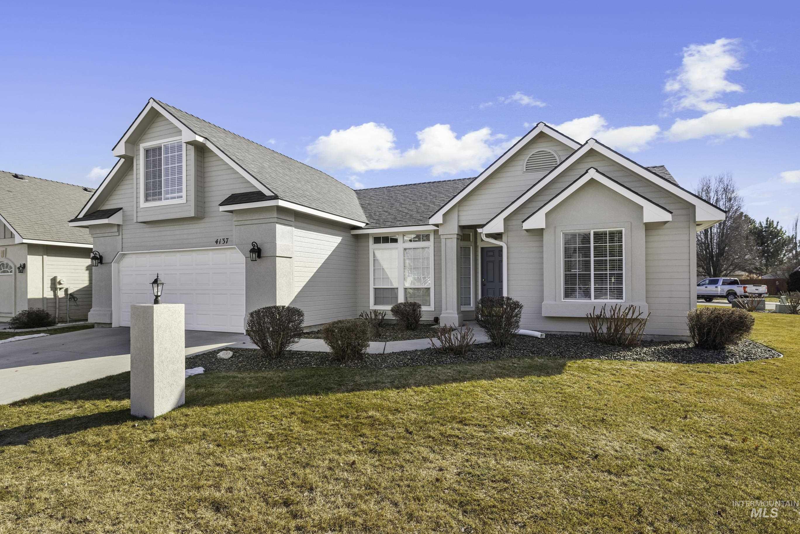 Meridian, Idaho 83646, United States, 3 Bedrooms Bedrooms, ,2 BathroomsBathrooms,Residential,Pending,58172