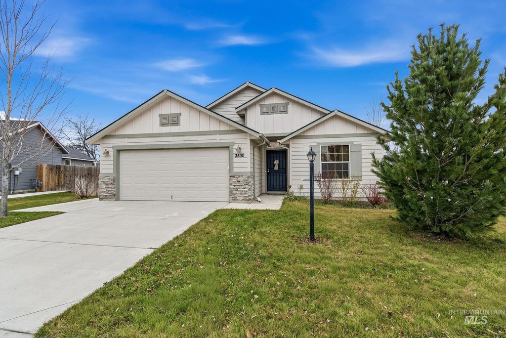 Photo of 3530 S Clark Fork Ave, Nampa, ID 83686 (MLS # 98972586)