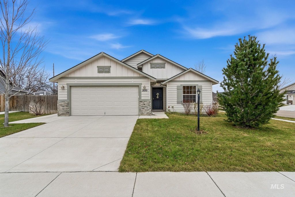 Photo of 3530 S Clark Fork Ave, Nampa, ID 83686 (MLS # 98972586)