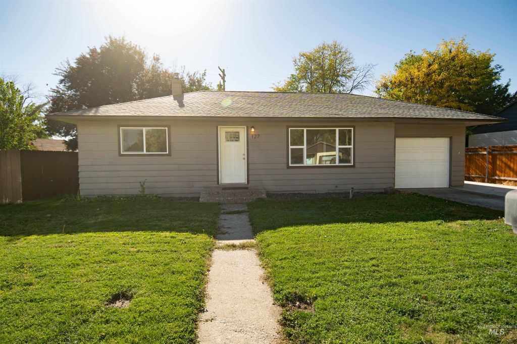 Photo of 127 E 8th North, Mountain Home, ID 83647 (MLS # 98964680)