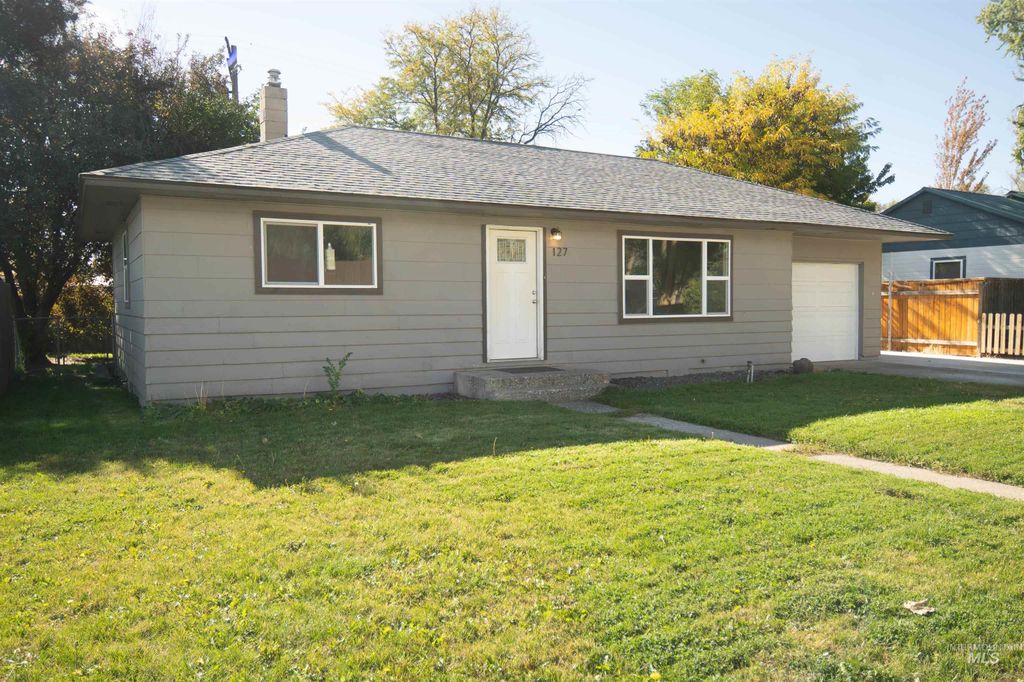 Photo of 127 E 8th North, Mountain Home, ID 83647 (MLS # 98964680)