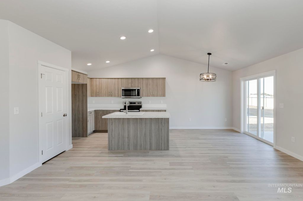 Photo of 515 Pine St, New Plymouth, ID 83655 (MLS # 98978063)