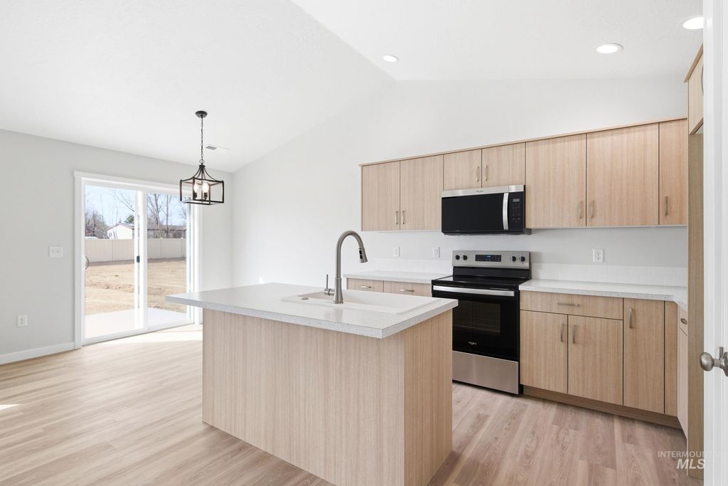 Photo of 515 Pine St, New Plymouth, ID 83655 (MLS # 98978063)