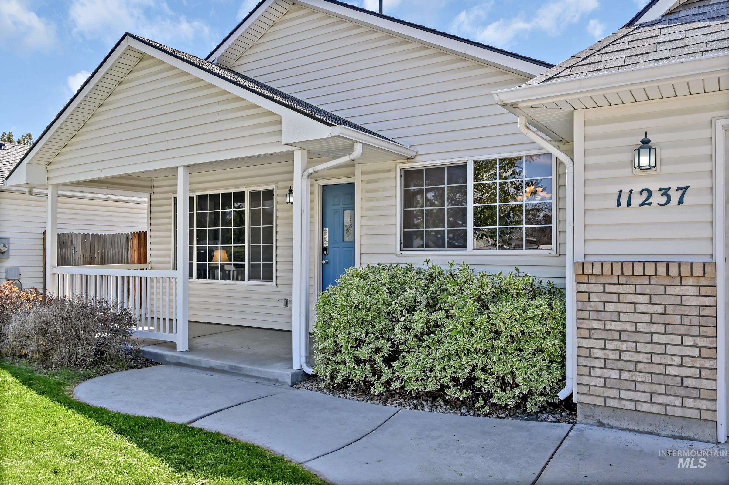11237 W Abram