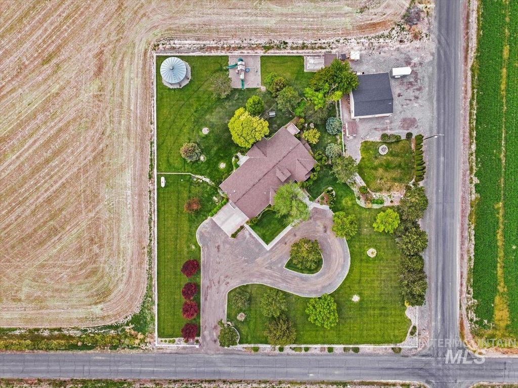 Photo of 1801 3900 N, Buhl, ID 83316 (MLS # 98948565)